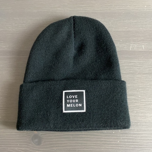 Love Your Melon Cuffed Beanie Hat Black Made in USA One Size - Picture 9 of 9
